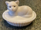 Westmoreland Milk Glass Wide Rib Animal Dish Glazed Vintage Cat on Nest Basket
