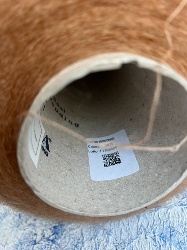 Kid Mohair Yarn 100g/ 850m 70/30% Kid Mohair/Silk Color Peach, per 100g - Picture 3 of 4