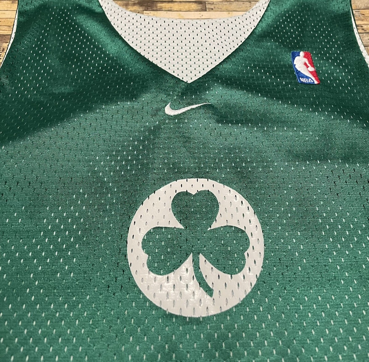 ウェア Nike NBA Boston Celtics BasketballJersey Authentic Vintage Nike NBA Boston Celtics Reversible Practice