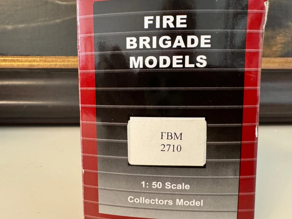 Fire Brigade Models FBM2710 Dennis Sabre West Sussex Fire 1/50 - Image 3 of 3