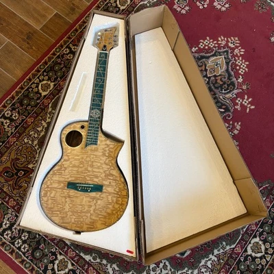 LINDO Guitar Packing Box – Secure Shipping Carton with Body & Headstock Support