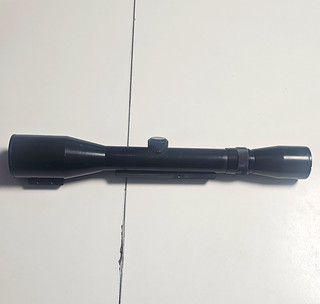 Schwarzes Gewehr Zielfernrohr mit Montageschiene / Montageschiene