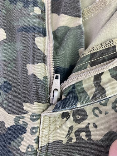 Volcom VMonty Corpo green camouflage camo flat front hiking shorts mens size 40 - Picture 17 of 18