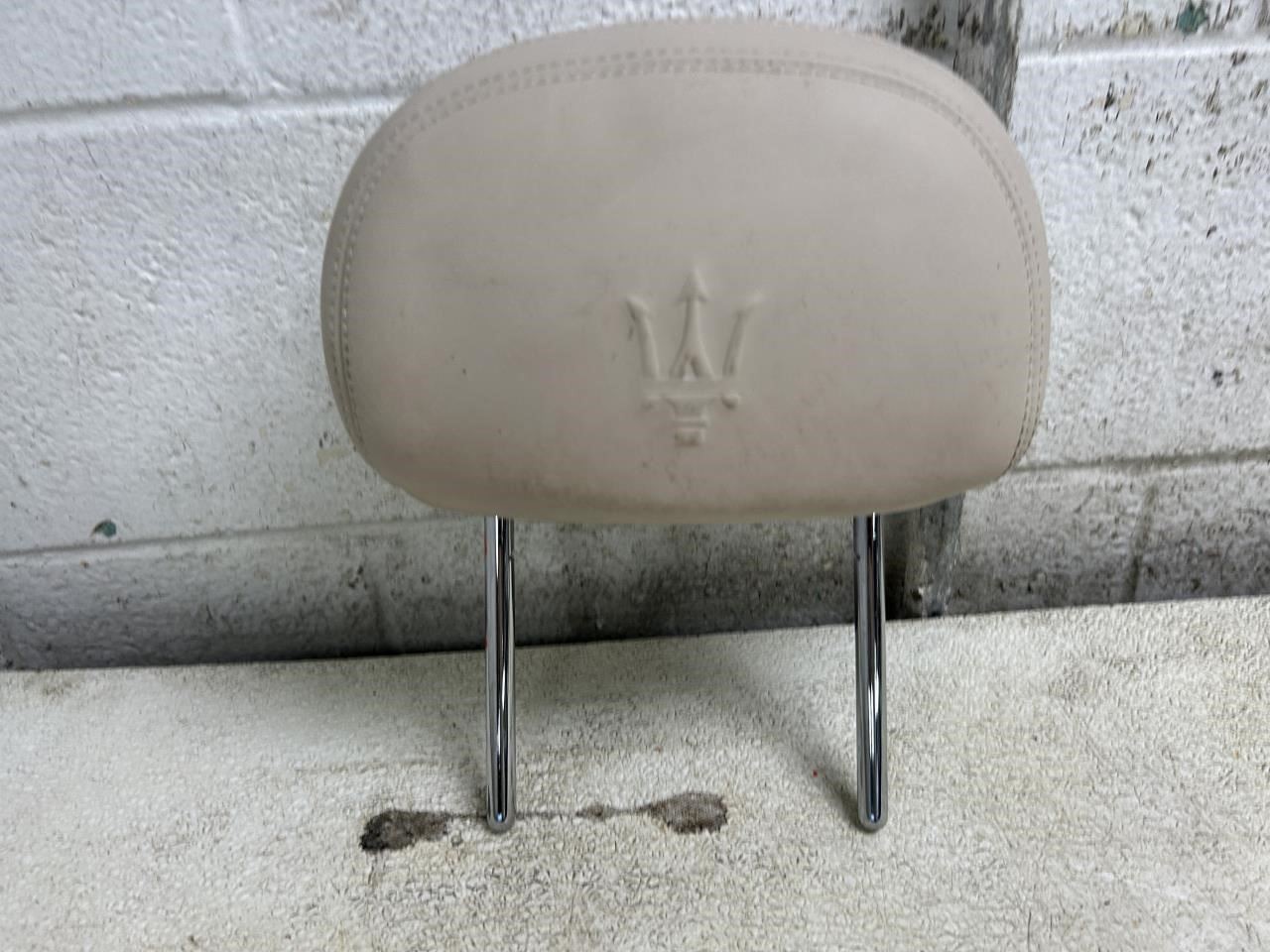 Maserati Levante 2022 REAR+LEFT Headrest