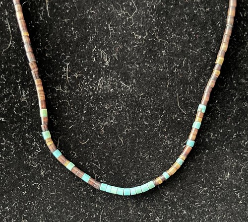 Collana vintage 16" sud-ovest nativi americani turchese e conchiglia marrone Heishi - Foto 2 di 4