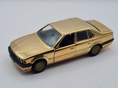 Gama 1:43 #1107 BMW 735i goldmettalic im gebrauchtem Zustand 