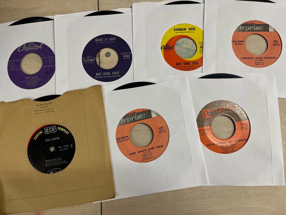 Lot of 27 Vintage 45 RPM records - Nat King Cole / Dean Martin & Frank Sinatra - Image 4 of 4