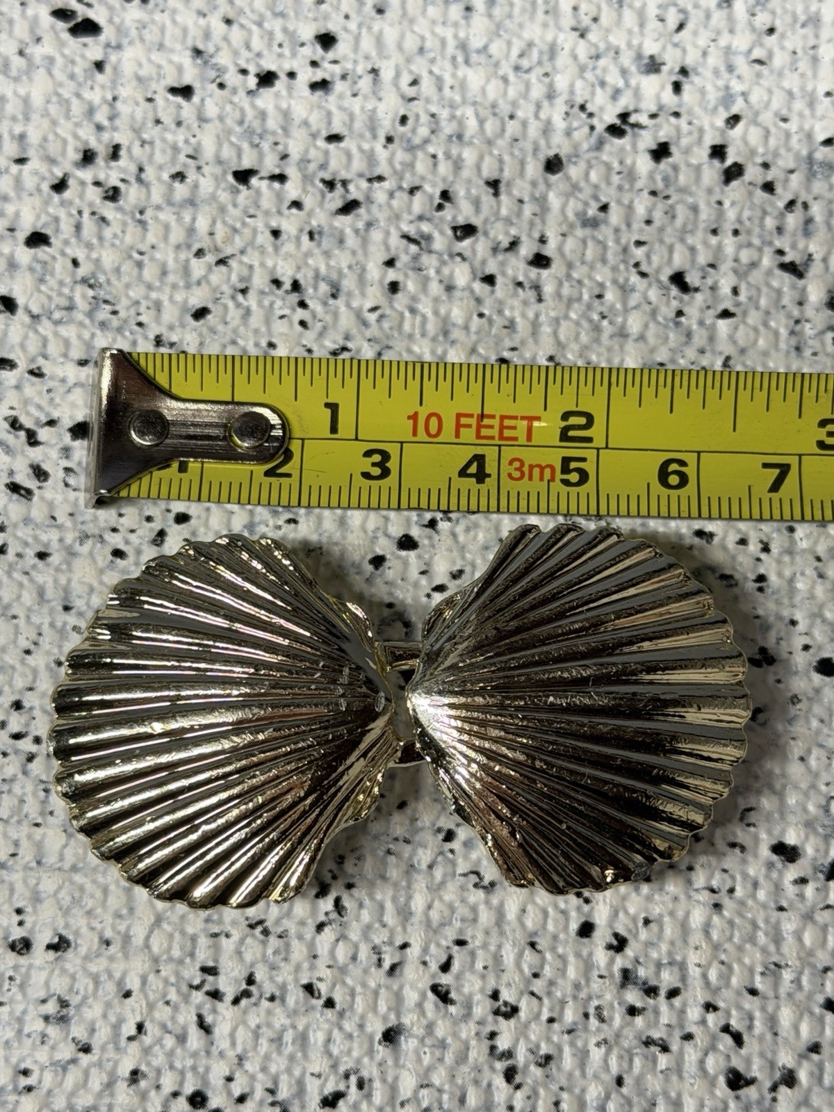 Sea Shell Style Interlocking Two Piece Vintage Vt… - image 1