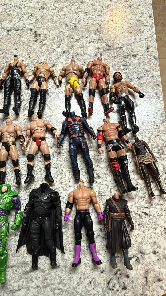 ОГРОМНЫЙ лот кормов для экшн-фигурок (AEW, WWE, DC, Marvel, Star Wars и т. д.) - Изображение 3 из 3