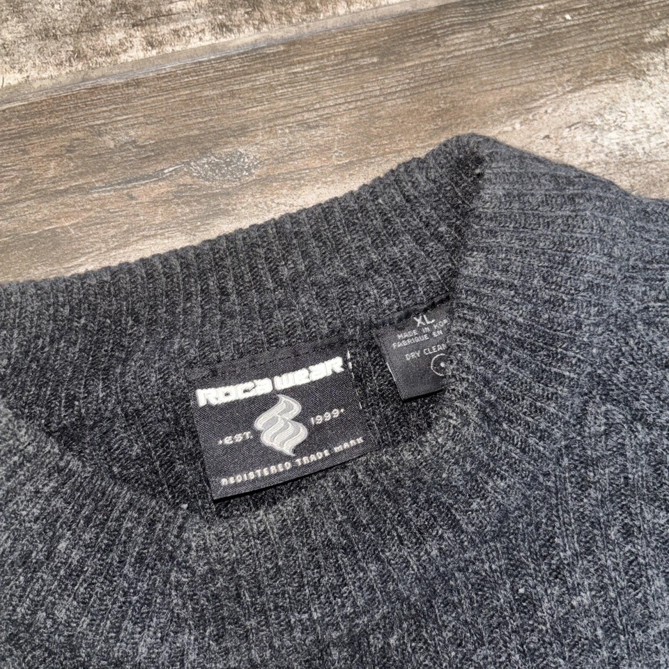 Suéter masculino Rocawear tamanho XL cinza pescoço falso logotipo com nervuras bolso 100% lã de cordeiro - Imagem 4 de 4