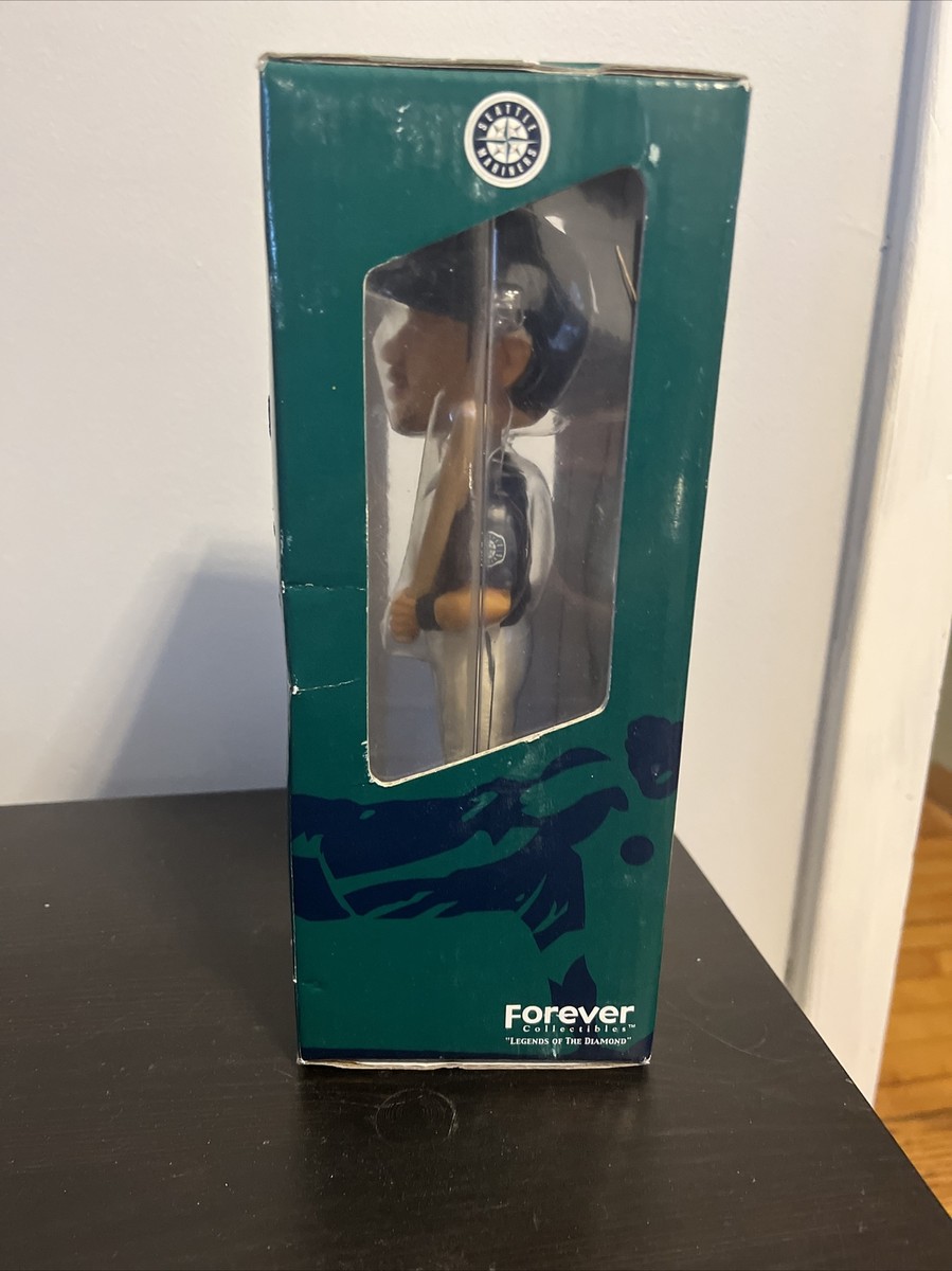 ICHIRO SUZUKI Forever Collectibles Legends of the Diamond