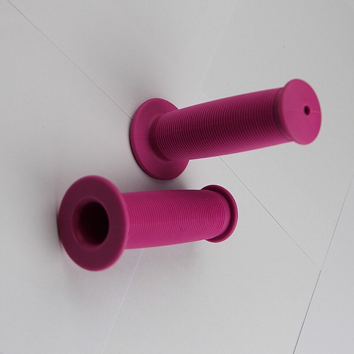 1 Pair Motorcycle Scooter Bicycle Handlebar Anti-Slip Soft Rubber Hand Grips - Picture 9 of 15