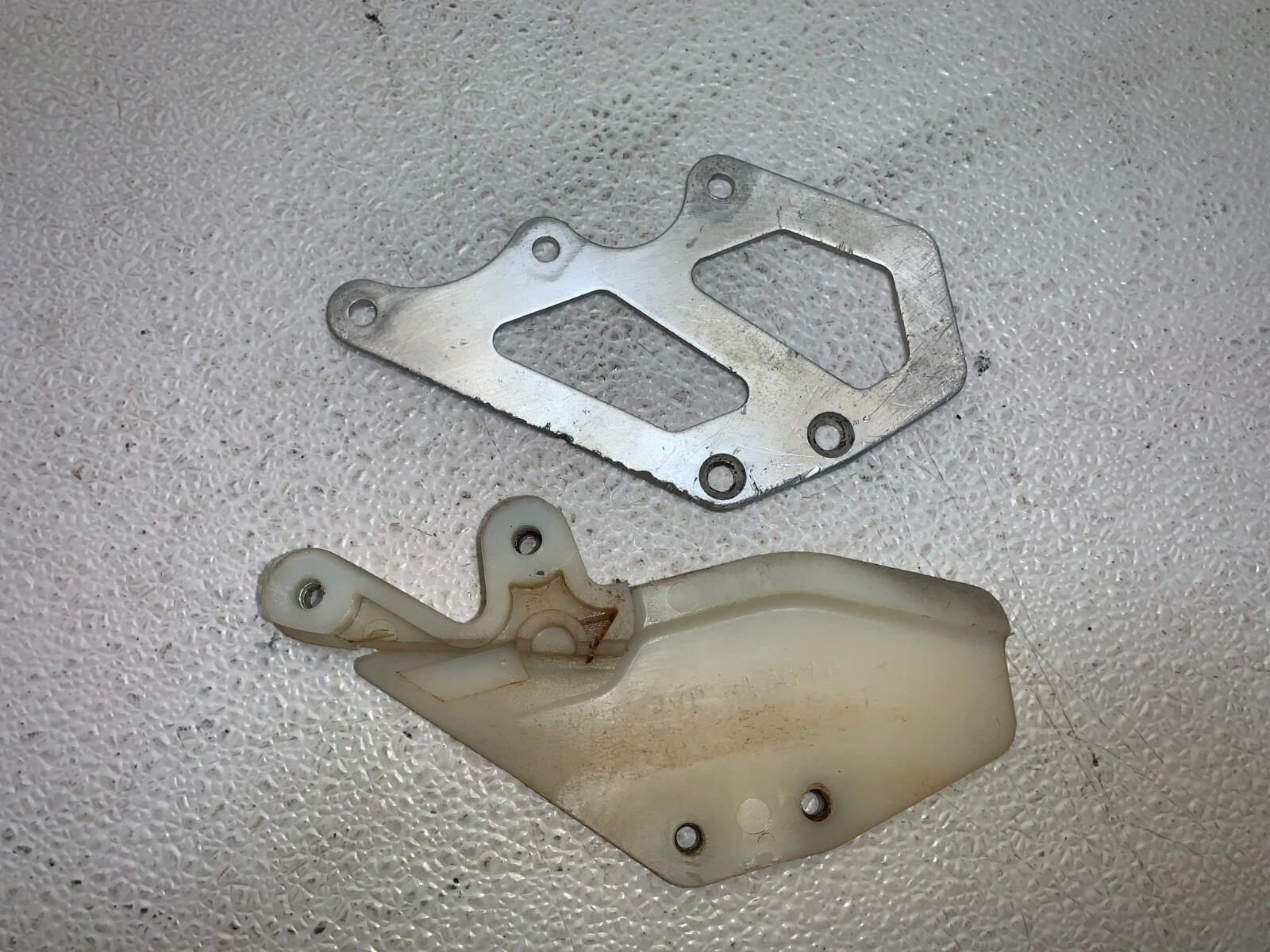 1992 8807 KAWASAKI KX250 CHAIN GUIDE RR OUTSIDE CHAIN GUIDE OUTSIDE eBay