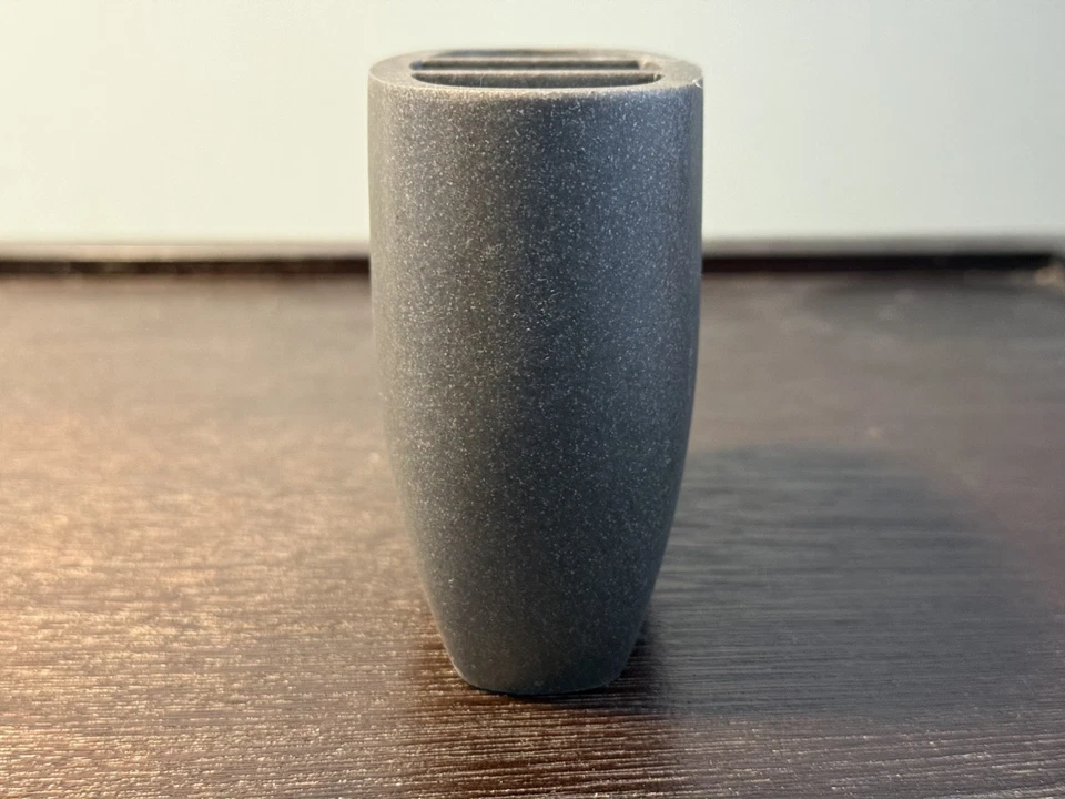 Soporte para cepillo de dientes de resina Sonoma Goods For Life Stone - gris oscuro Foto 3 de 4