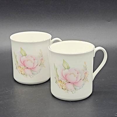 Royal Stuart Fine Bone China Becher x 2 Paar Blumenmuster
