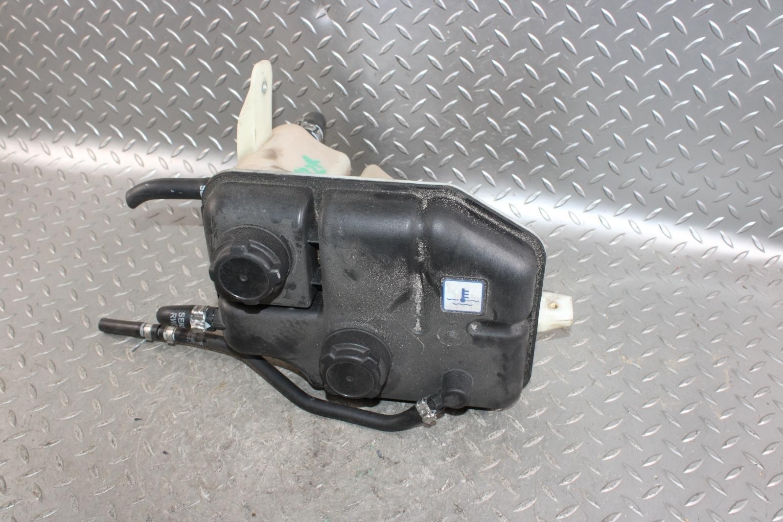 Maserati Ghibli 2014-2019 Coolant reservoir