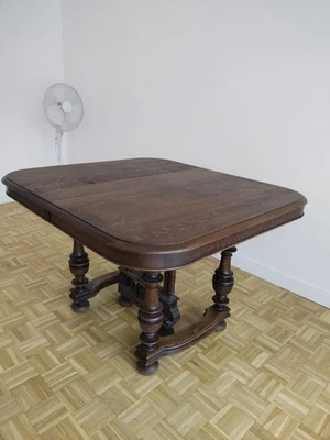 une table ancienne en bois massif - Photo 1/3