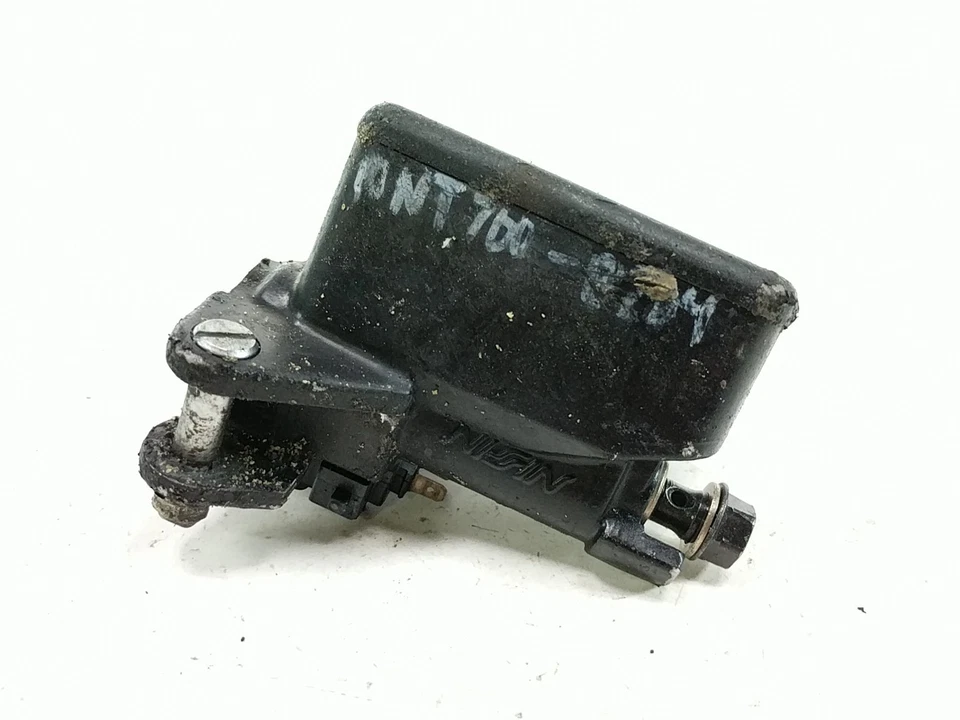06-13 CILINDRO MAESTRO FRENO DELANTERO DERECHO HONDA NT700 Foto 3 de 4