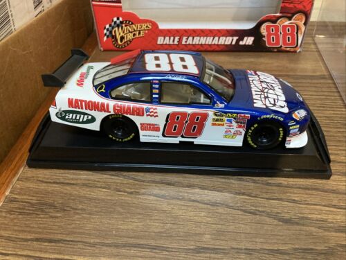 Winners Circle 2008 Nascar 1:24 Scale Diecast Car #88 Dale Jr Autographed - Picture 3 of 10