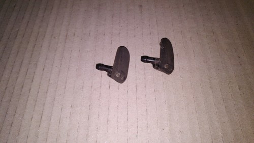 VW Golf 2 - 2x Wischwasserdüse Motorhaube Scheibenwischer vorne 191955985A
