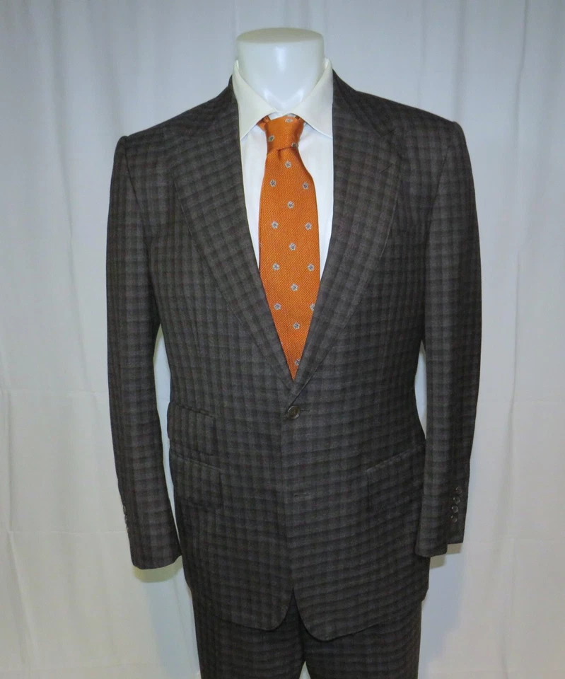 Traje Tom Ford Shelton Taupe Check Corriente Frente Plano Solapa Pico Dos Botones 42L Foto 3 de 4