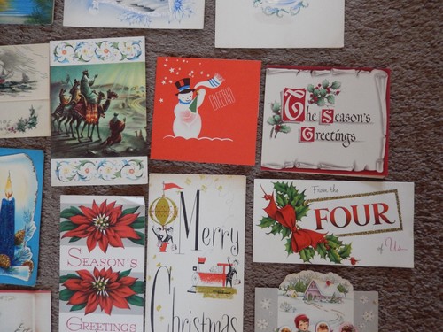 #9, 30 VINTAGE CHRISTMAS CARDS, CAROLERS,POINTSETTIAS, DIE-CUT, GLITTERED, BELLS - Picture 4 of 16