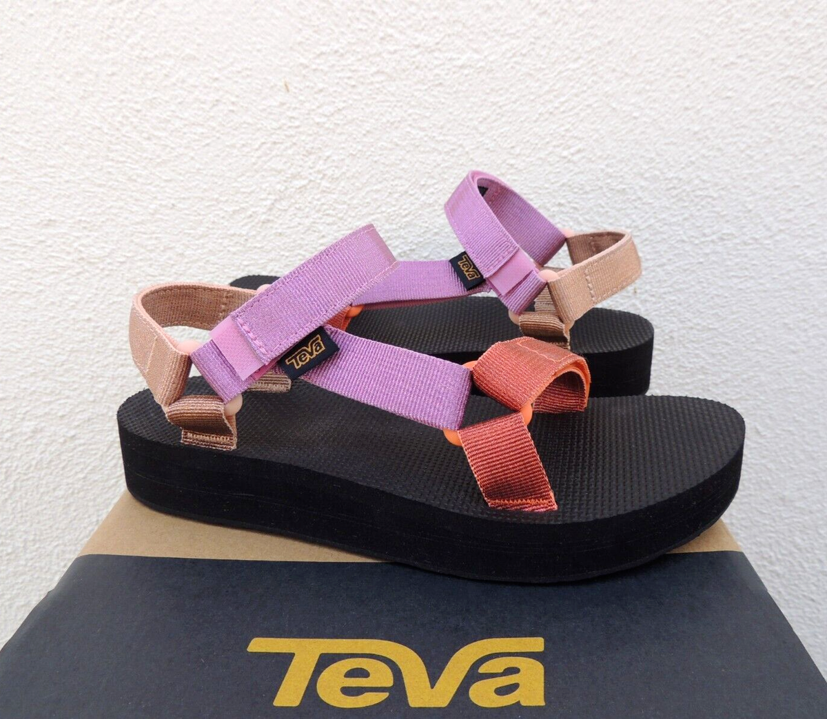 TEVA MIDFORM UNIVERSAL METALLIC PINK MULTI STRAPPY SANDALS, US 8/ EUR 39  ~NEW