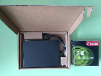 External Floppy Disc Drive /3'5 / USB / Plug & Play  und 10 Disketten Imation
