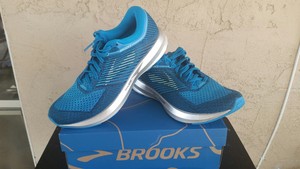 brooks levitate womens size 8