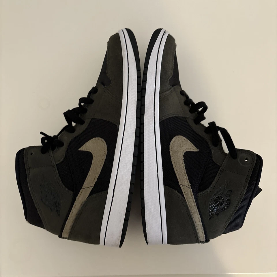 Talla 12 - Air Jordan 1 Mid Olive W Foto 3 de 4