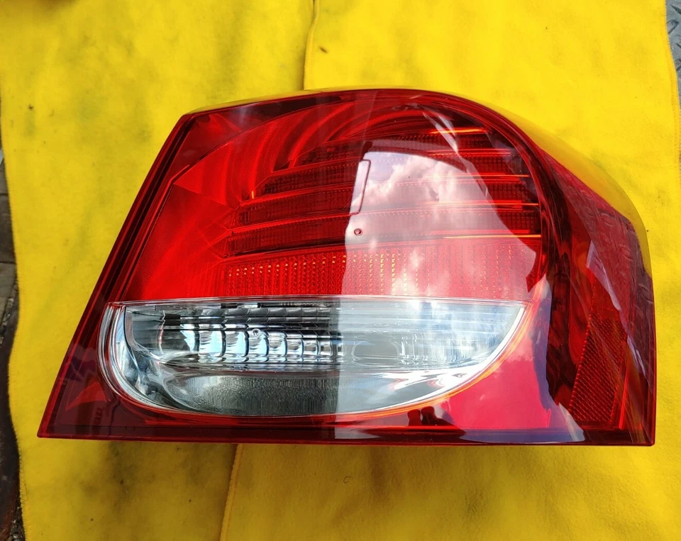 SUPER LEXUS GS300 GS350 CONJUNTO LUZ TRASERA EXTERIOR LADO DEL PASAJERO DERECHO 2006-2011  Foto 2 de 4