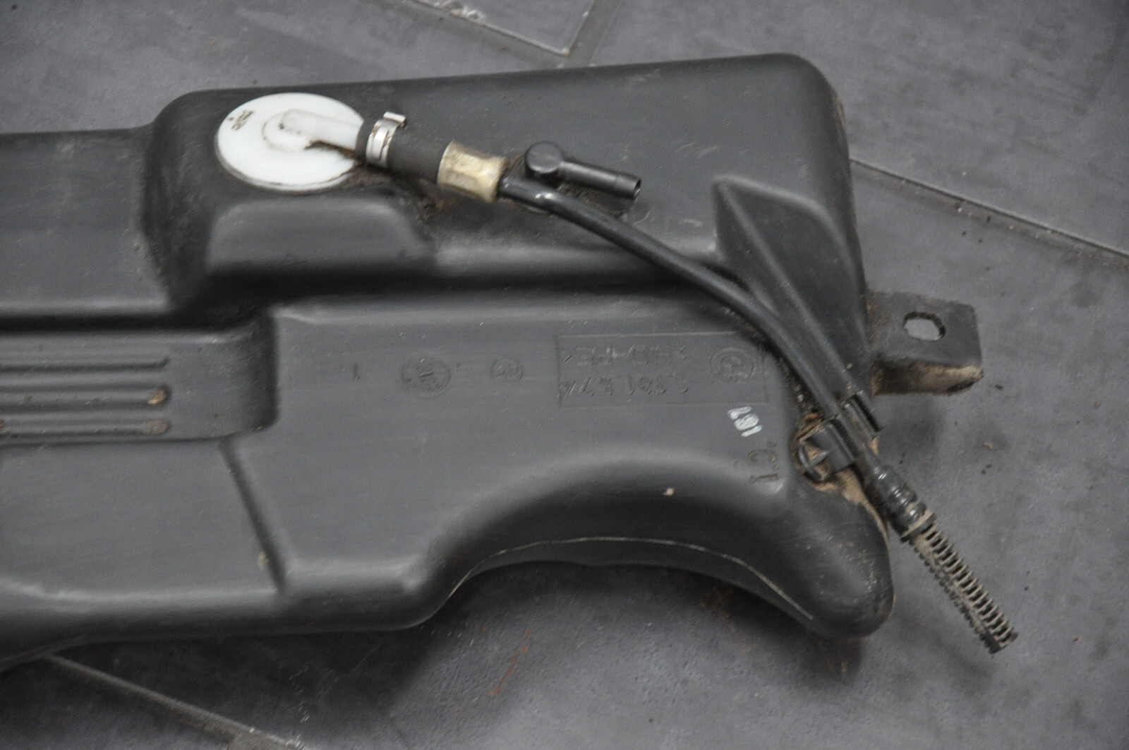 Expansion Tank BMW E39 E38 Activated Carbon Filter Container 1181574 eBay
