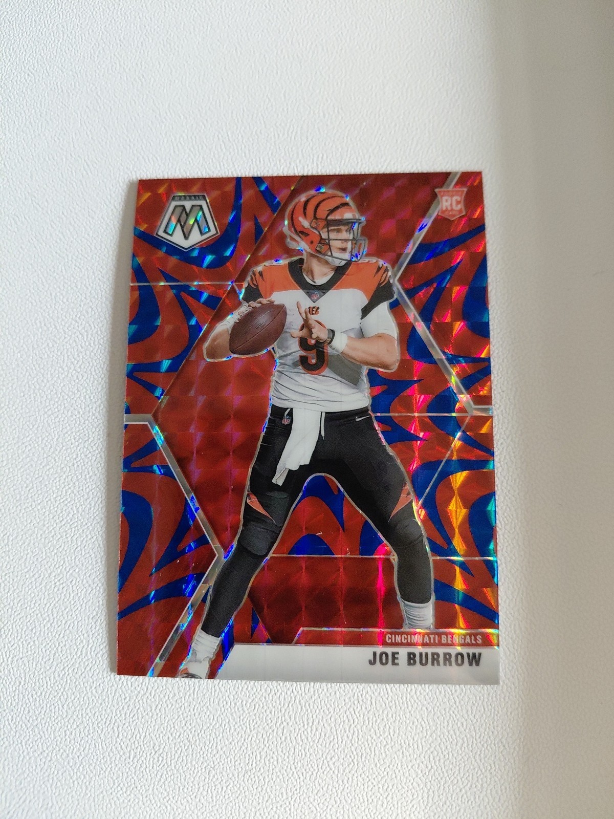 2020 Panini Mosaic - Rookies Joe Burrow #201 Reactive Blue Mosaic Prizm (RC)