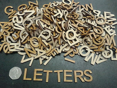 Lasergeschnittene Oberhülle Arialschrift Holzbuchstaben 25 mm ca. 250 3 mm MDF 