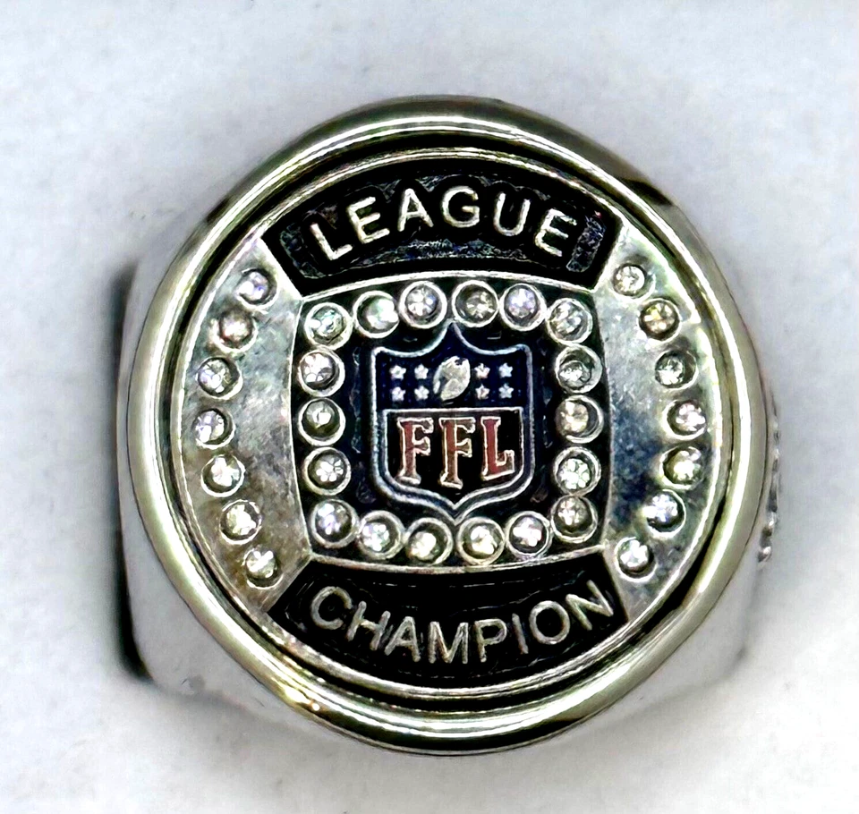 Anillo Fantasy Football League Champ deCAPitator abre botellas y latas. Tallas 6-15 Foto 3 de 4