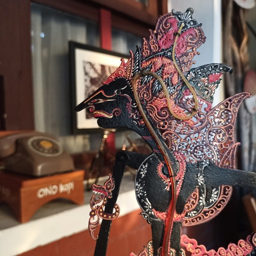 Feine und seltene Sammlung Indonesische Schattenpuppen, Wayang Kulit Kresna - Bild 3 von 6