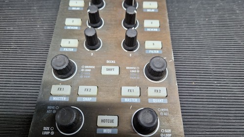 Native Instruments Traktor Kontrol X1 - Used, Scratches, Fully Functional - Picture 3 of 8