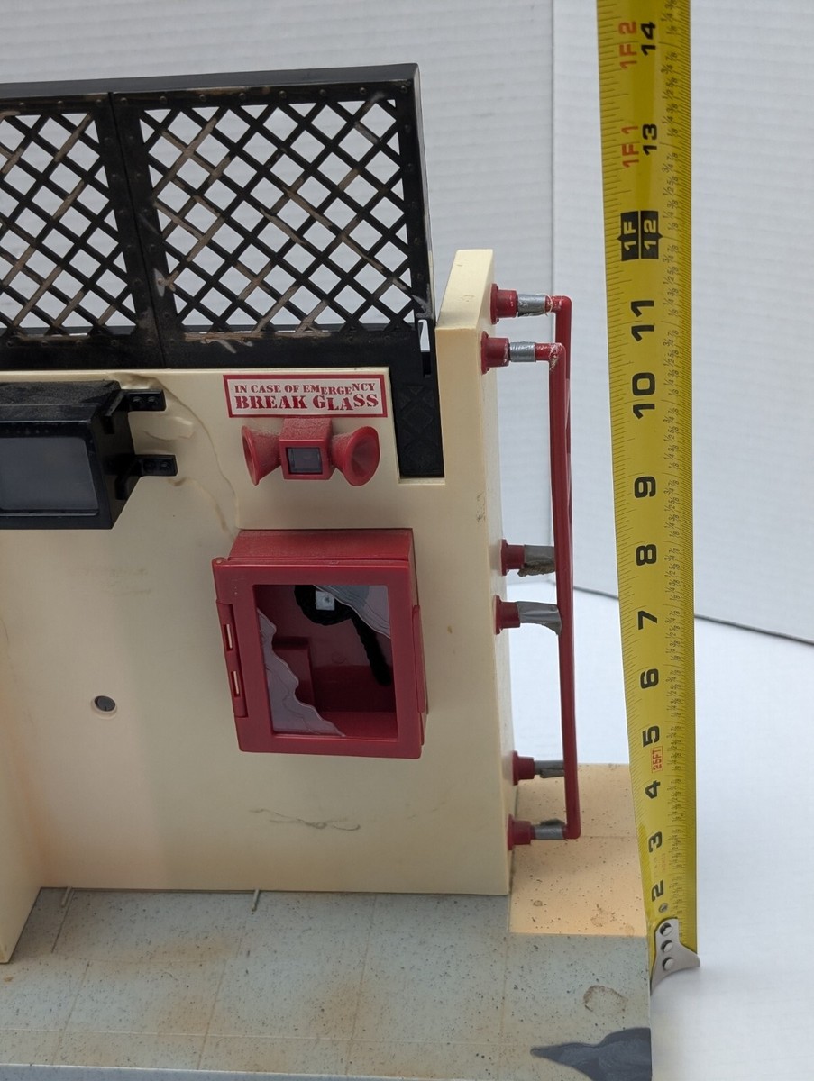WWF Jakks Vintage Backstage Mayhem Wrestling Figure Play Set | WWE