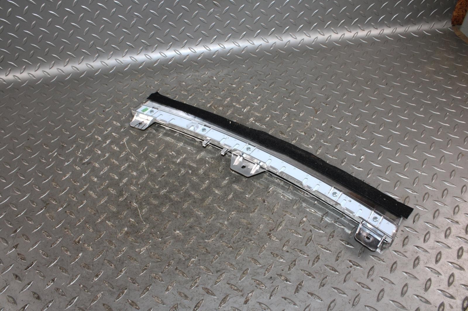 Maserati Ghibli 2014-2024 Rear Center brake light
