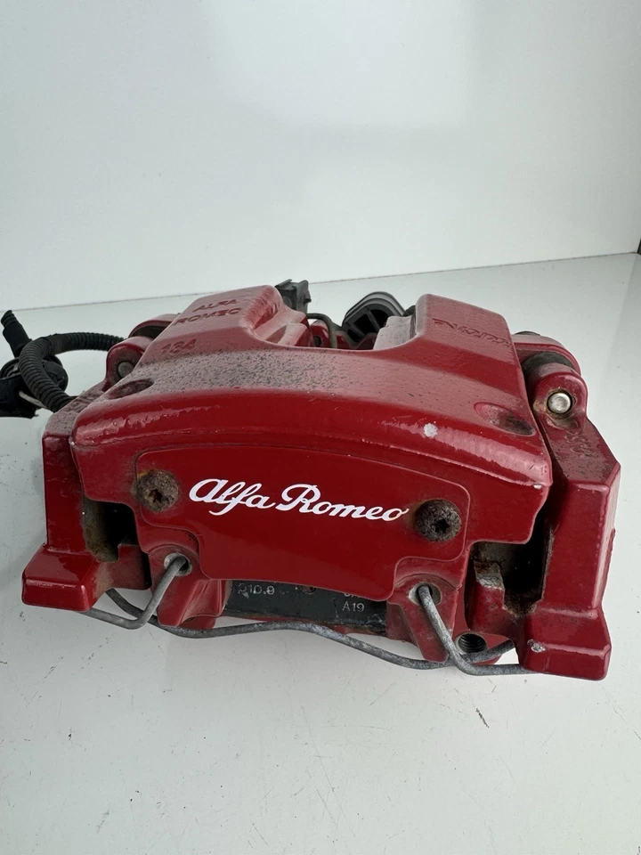 2017-2020 ALFA ROMEO GIULIA Pair Right & Left Side Rear Brake Caliper Red OEM - Image 3 of 4