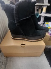 BNIB UGG MAVALLA LADIES BOOT Size UK 8. EU 41 Never Even Tried On with Box