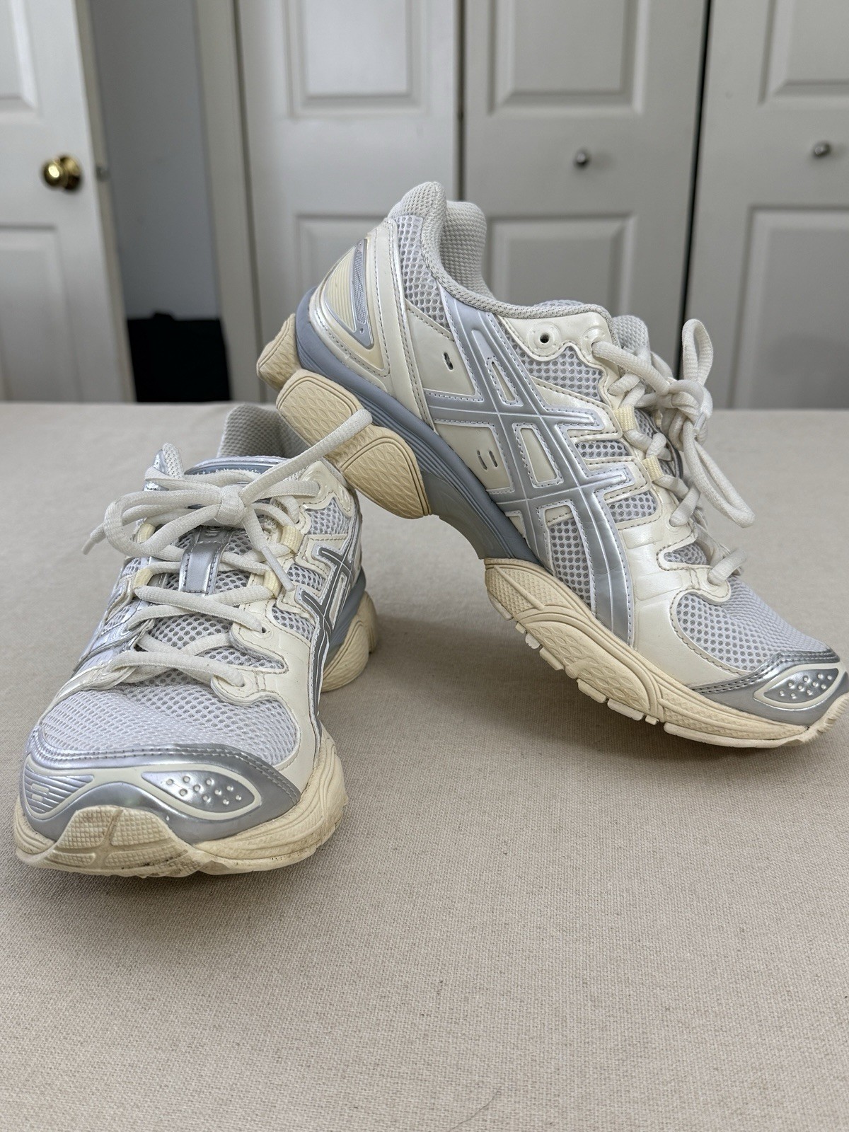 ASICS GEL-Cumulus 9 Men’s Running Low Top Lace-Up Mesh Sneakers 1201A424 alternate view 2