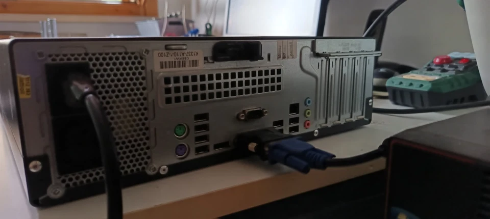 pc desktop Fujitzu Siemens Esprimo 700 Usato Non Funzionante - Immagine 2 di 4