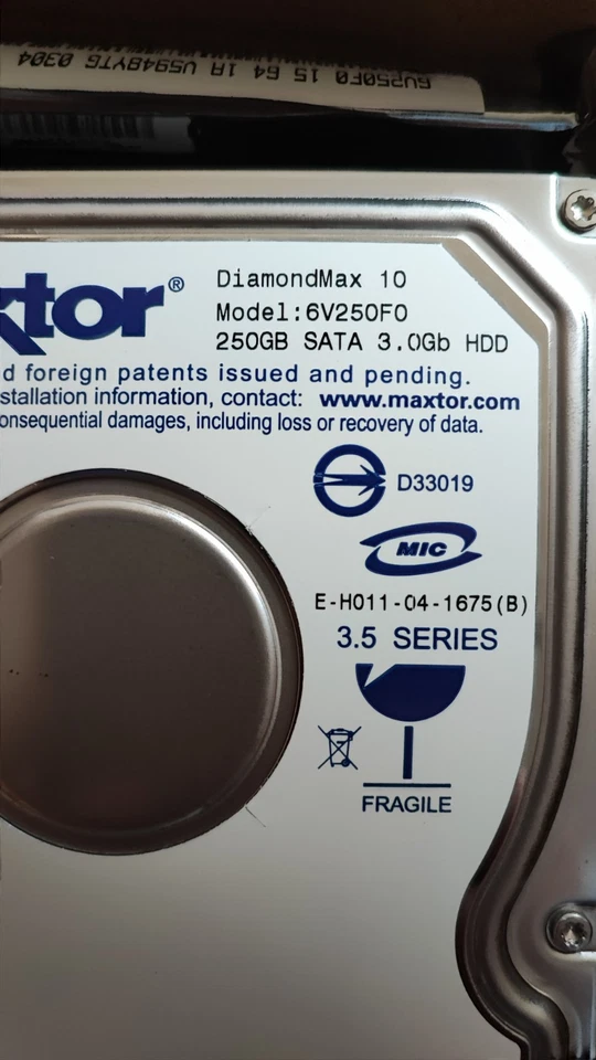 Maxtor DiamondMax 10 SATA 3.0Gb Model: 6V250F0 3.5 Series  New Open Box - Image 2 of 4