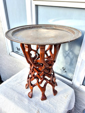VINTAGE FRUIT WOOD AFRICAN INTERLOCKING TABLE & ENGRAVED BRASS TABLETOP TRAY