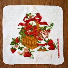 Vtg 1980 STRAWBERRY SHORTCAKE Washcloth American Greetings USA Royal Treasure