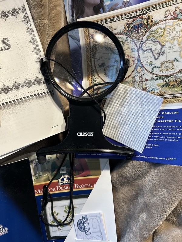 Misc Cross Stitch Items/Carson Round Hands Free Magnifying Glass