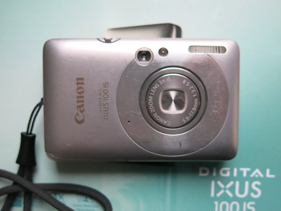 Digitalkamera CANON Digital IXUS 100 IS Kompaktkamera silber Displayfehler - Bild 3 von 4