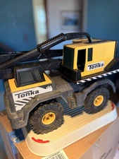Tonka - Steel Classics Mighty Crane - 952 Crane Truck (MISSING THE BUCKET) Used