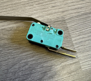 Hotpoint Aqualtis 9 kg Kondenstrockner AQC9BF7E Anti Hochwasser Mikroschalter